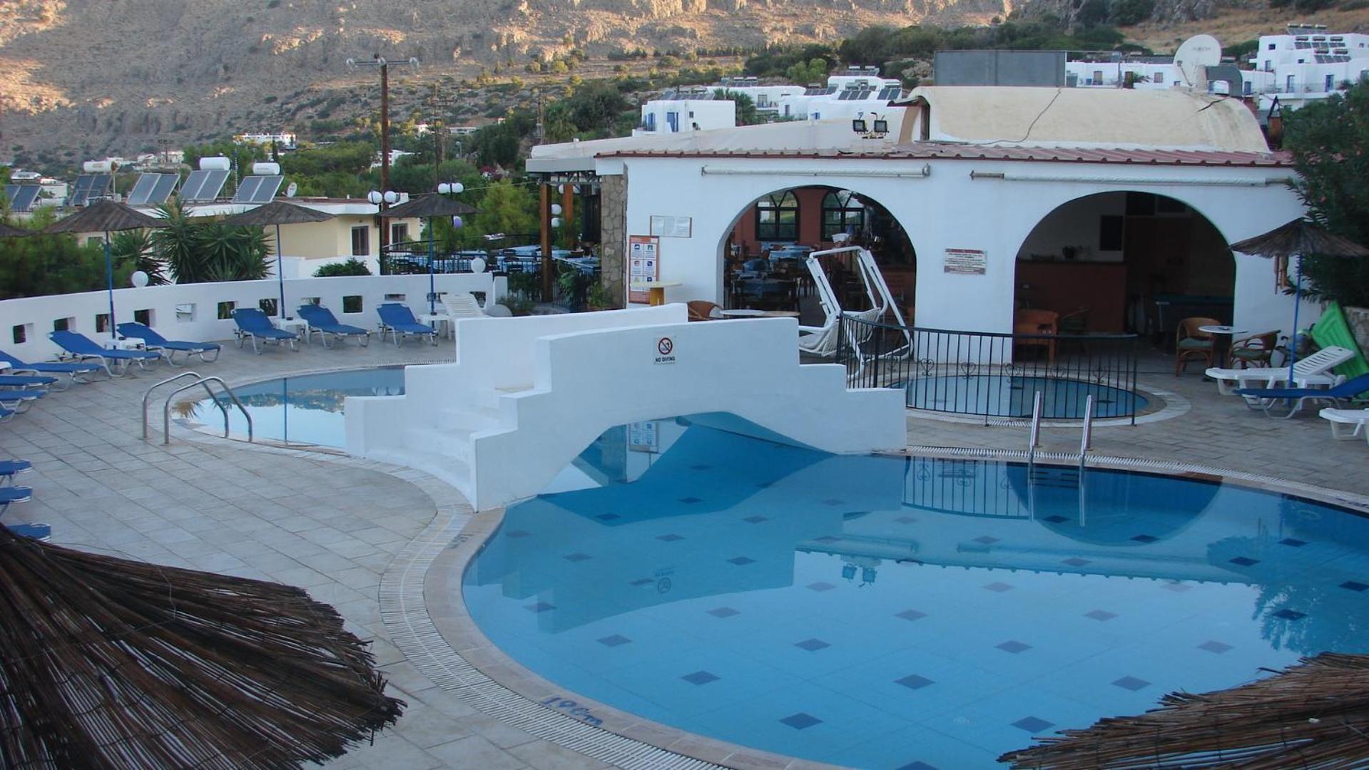 Apostolis Hotel Apartments Pefki  Bagian luar foto